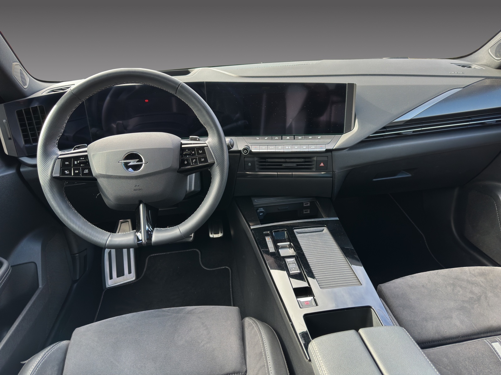 OPEL Astra 1.6 PHEV Turbo GSe A-image-7