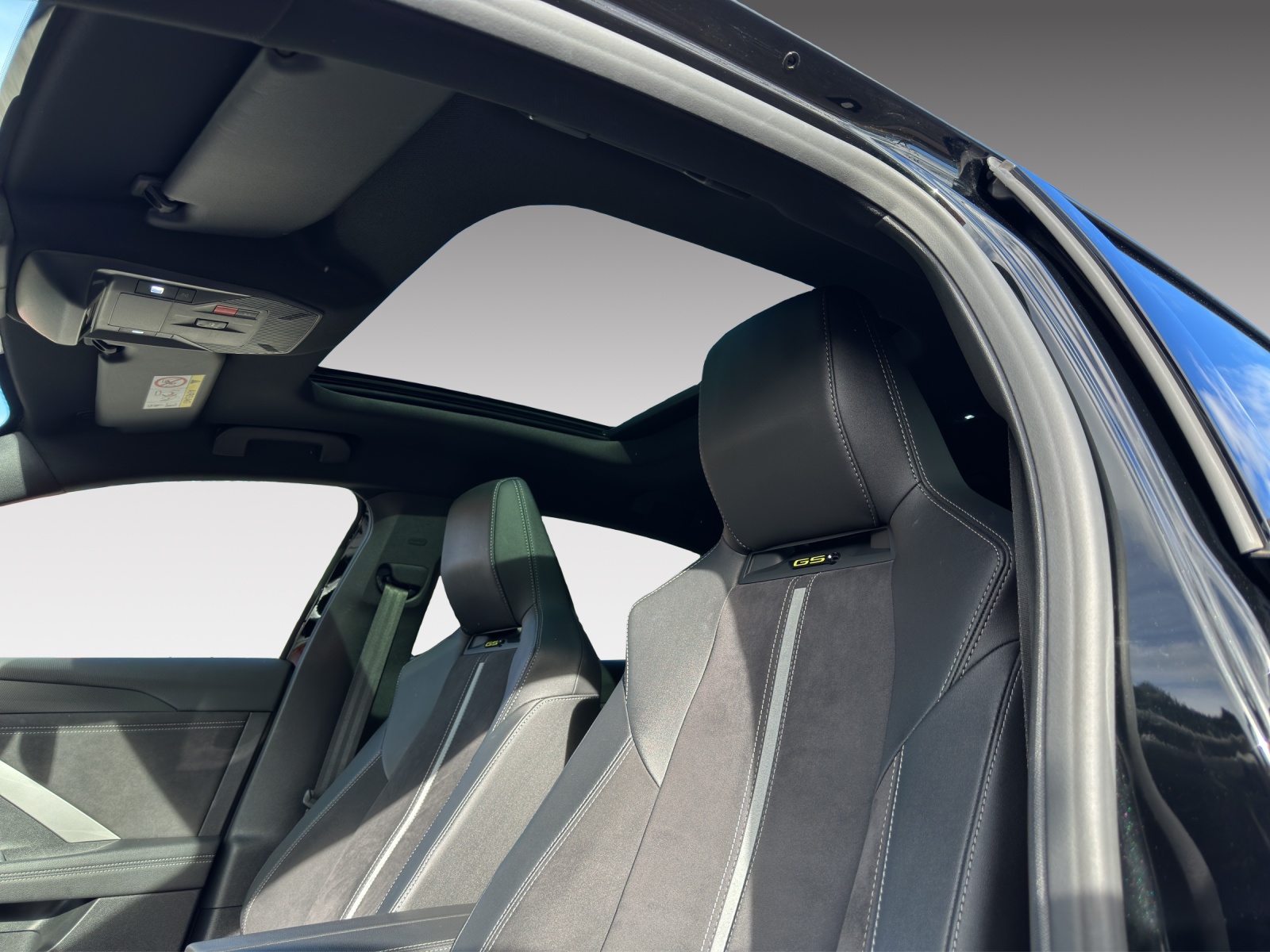 OPEL Astra 1.6 PHEV Turbo GSe A-image-9