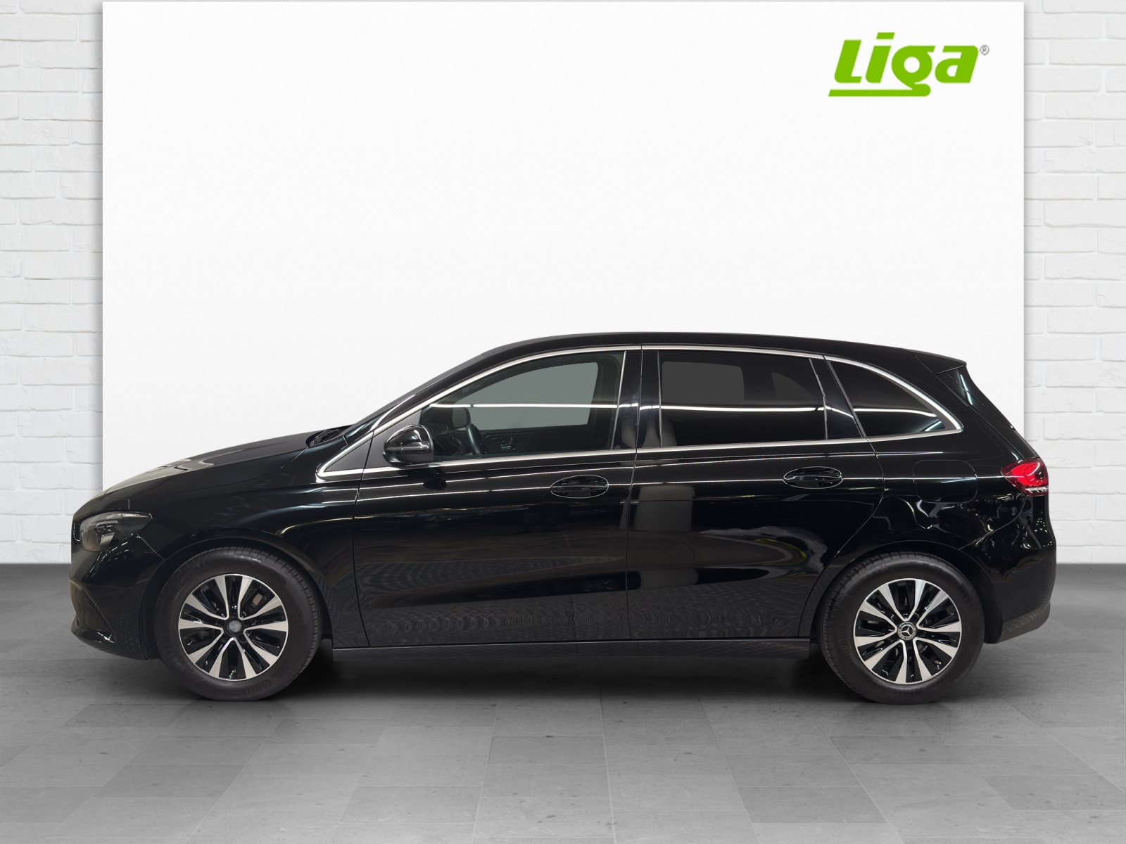 MERCEDES-BENZ B 180 Progressive-image-0