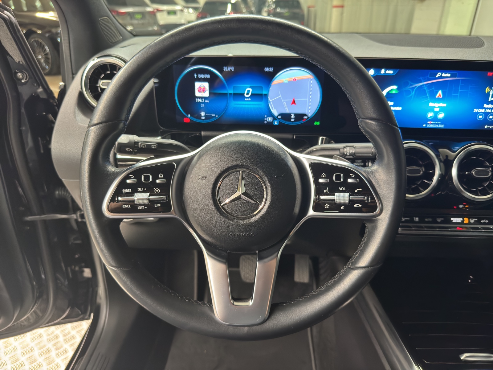 MERCEDES-BENZ B 180 Progressive-image-14