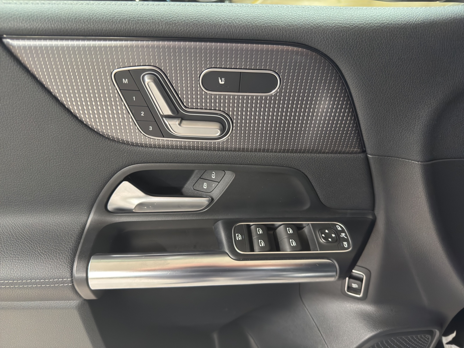 MERCEDES-BENZ B 180 Progressive-image-12