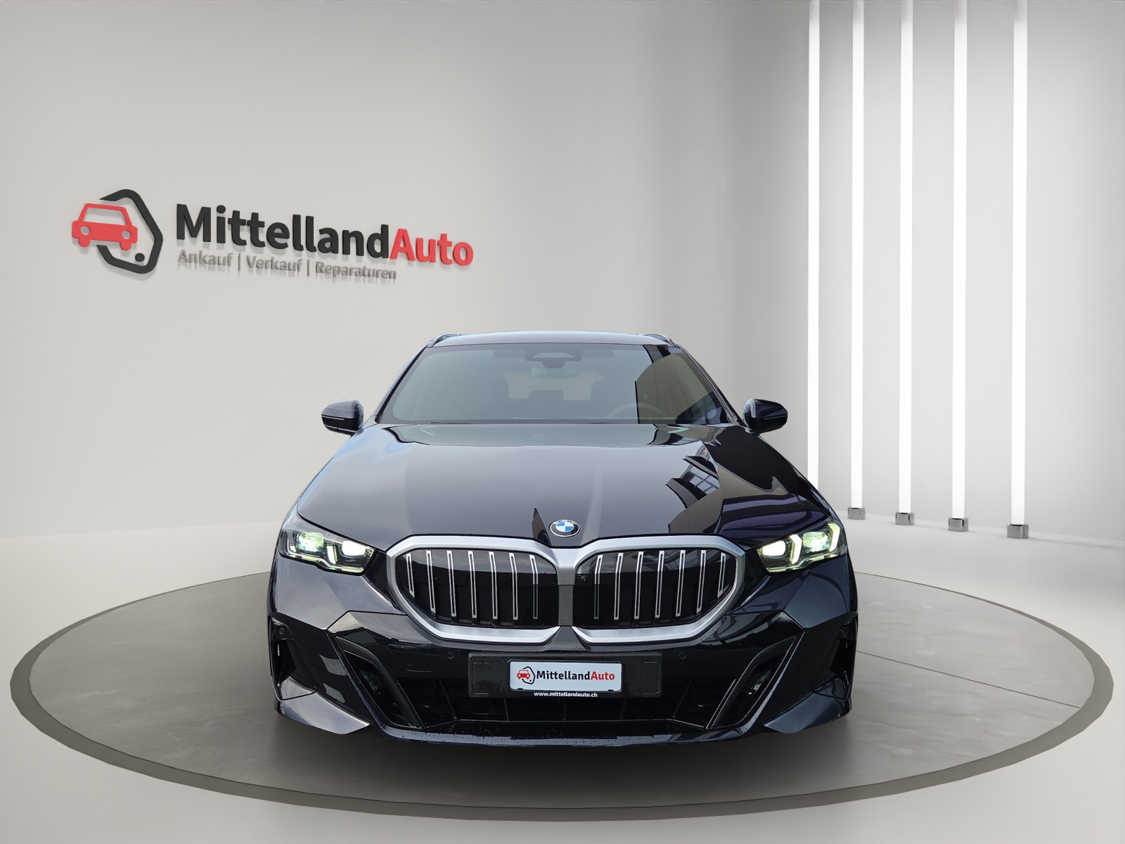 BMW 520d xDrive 48V Touring M Sport Steptronic-showroom-element-1