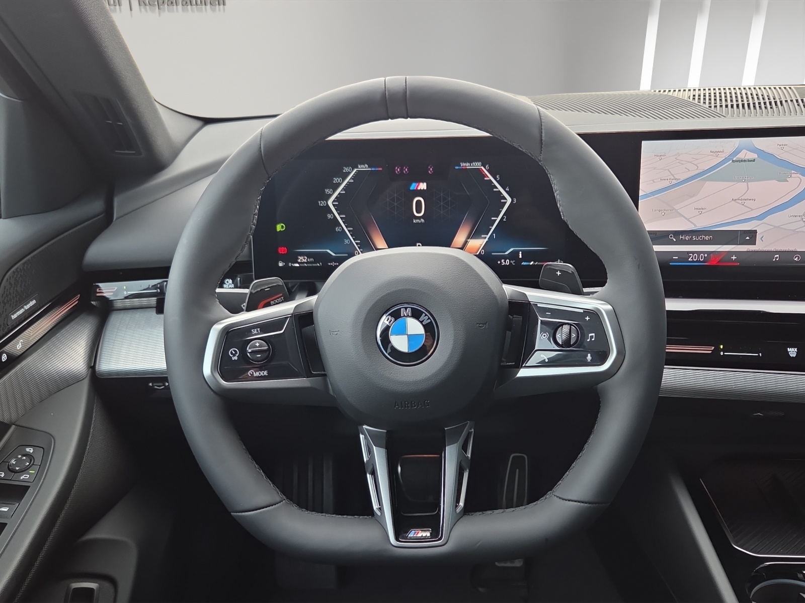 BMW 520d xDrive 48V Touring M Sport Steptronic-image-7