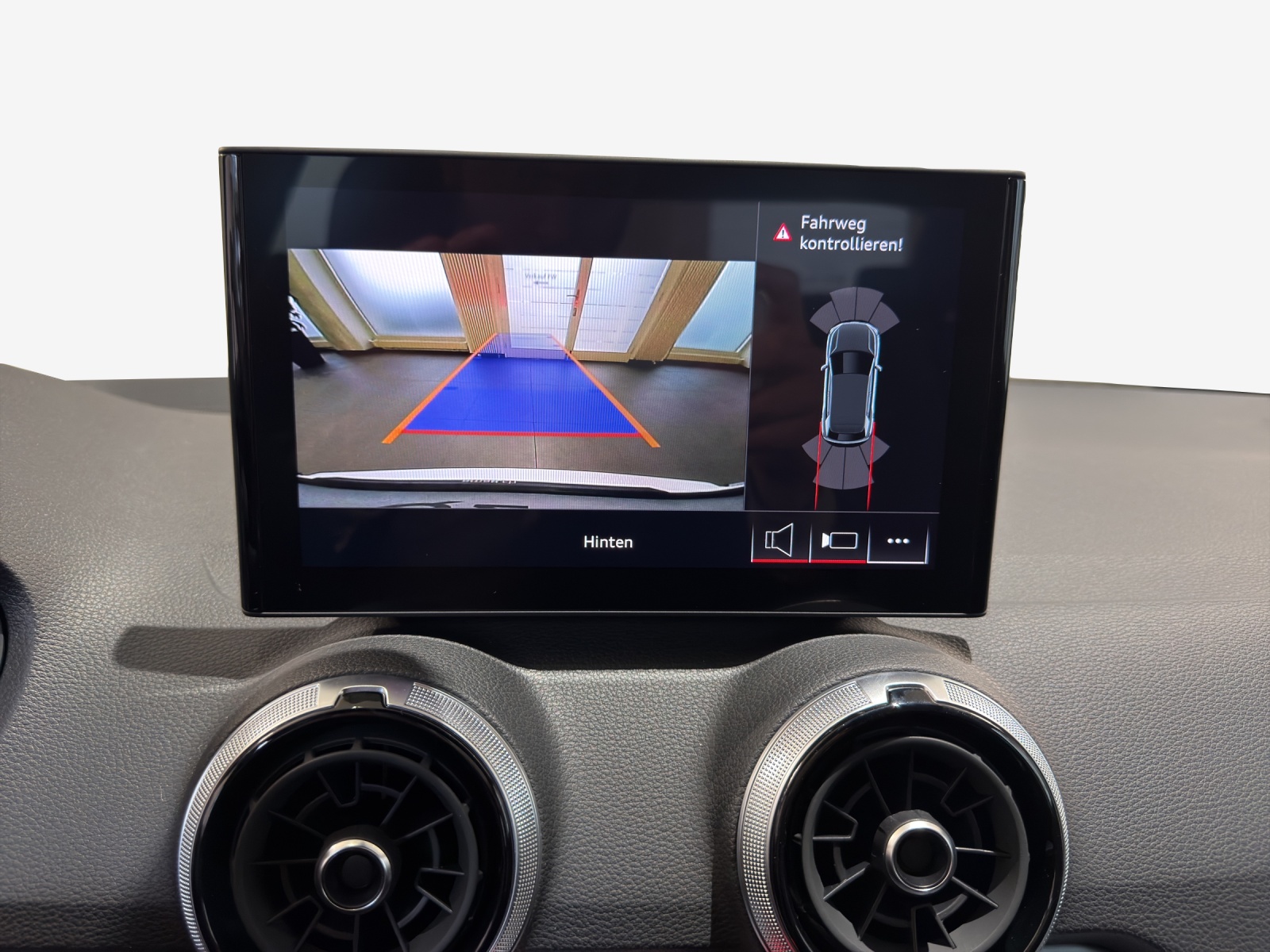 AUDI Q2 35 TFSI advanced S-tronic-image-15