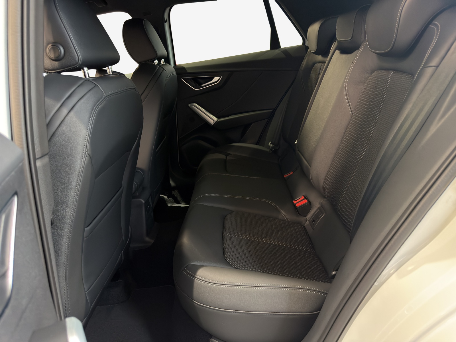 AUDI Q2 35 TFSI advanced S-tronic-image-11
