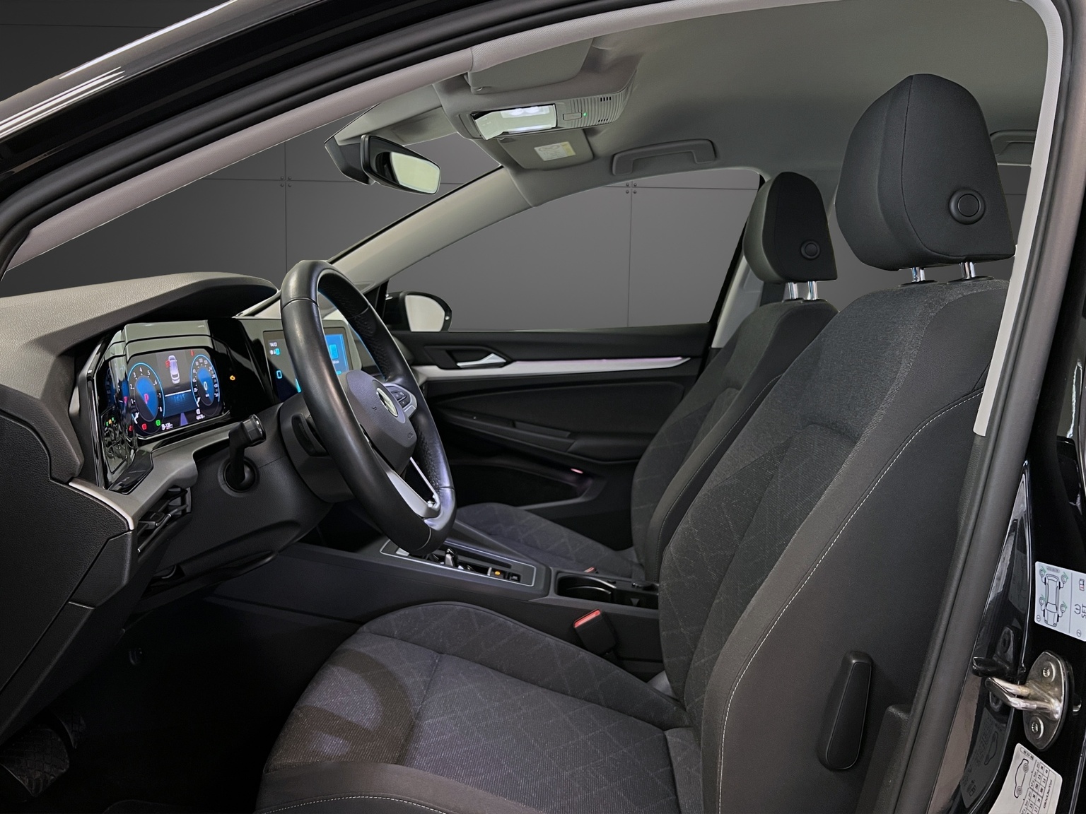 VW Golf 1.0 eTSI mHEV ACTLife DSG-image-5