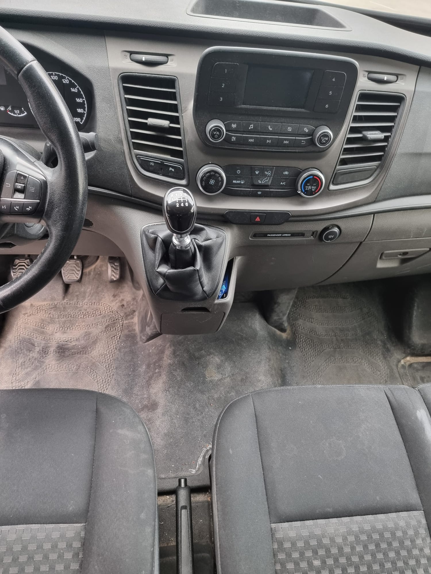 FORD Transit Custom 320 L1H1 Ambiente-image-9