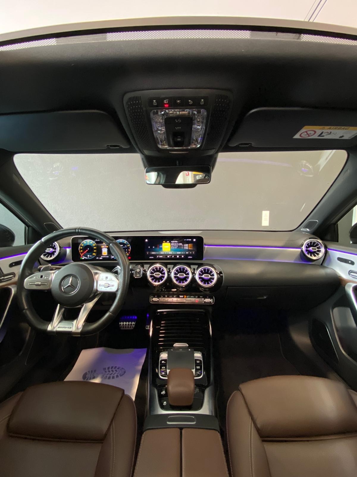 MERCEDES-BENZ A 35 AMG 4Matic Speedshift-image-6