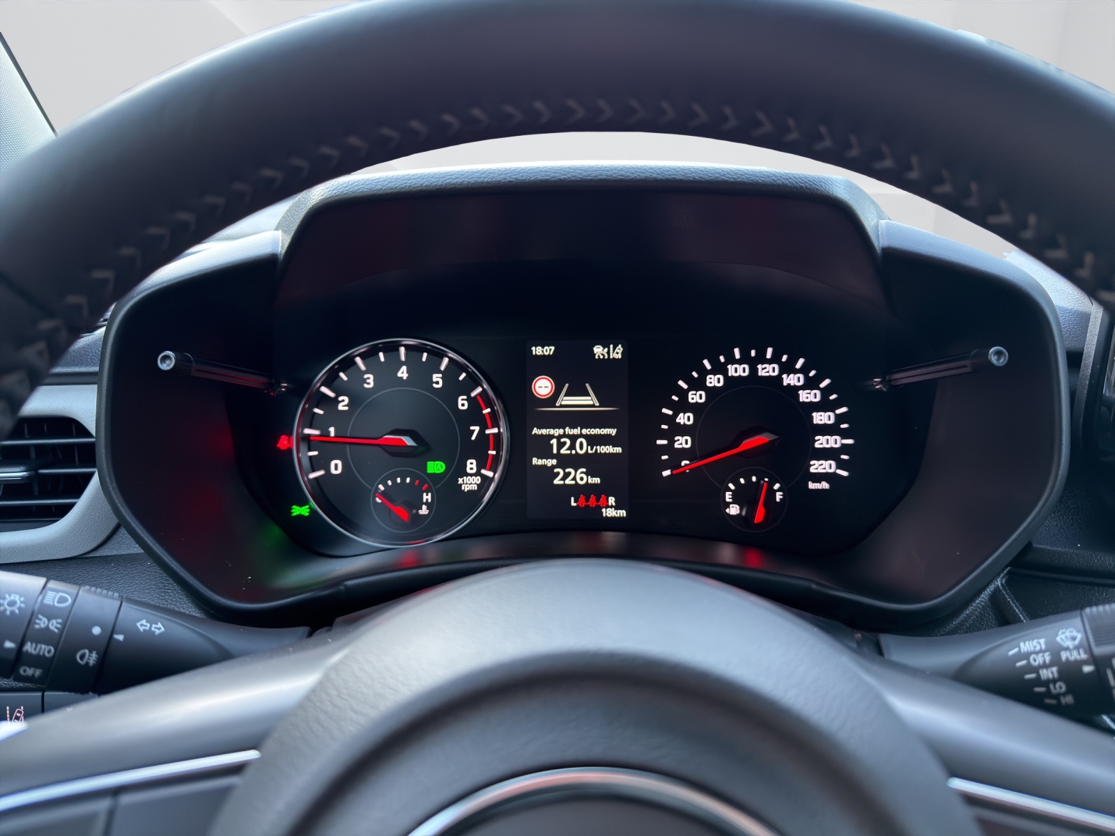 SUZUKI Swift 1.2 Sakura Top Hybrid 4x4-image-18