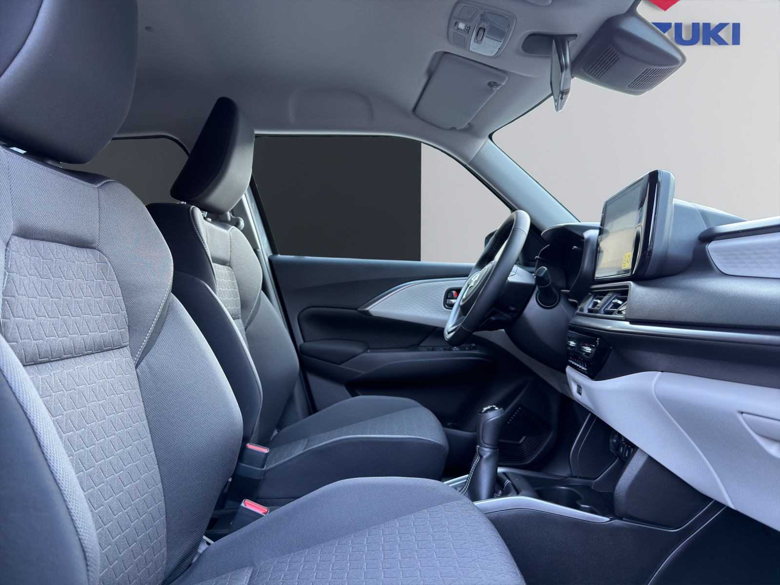 SUZUKI Swift 1.2 Sakura Top Hybrid 4x4-image-13