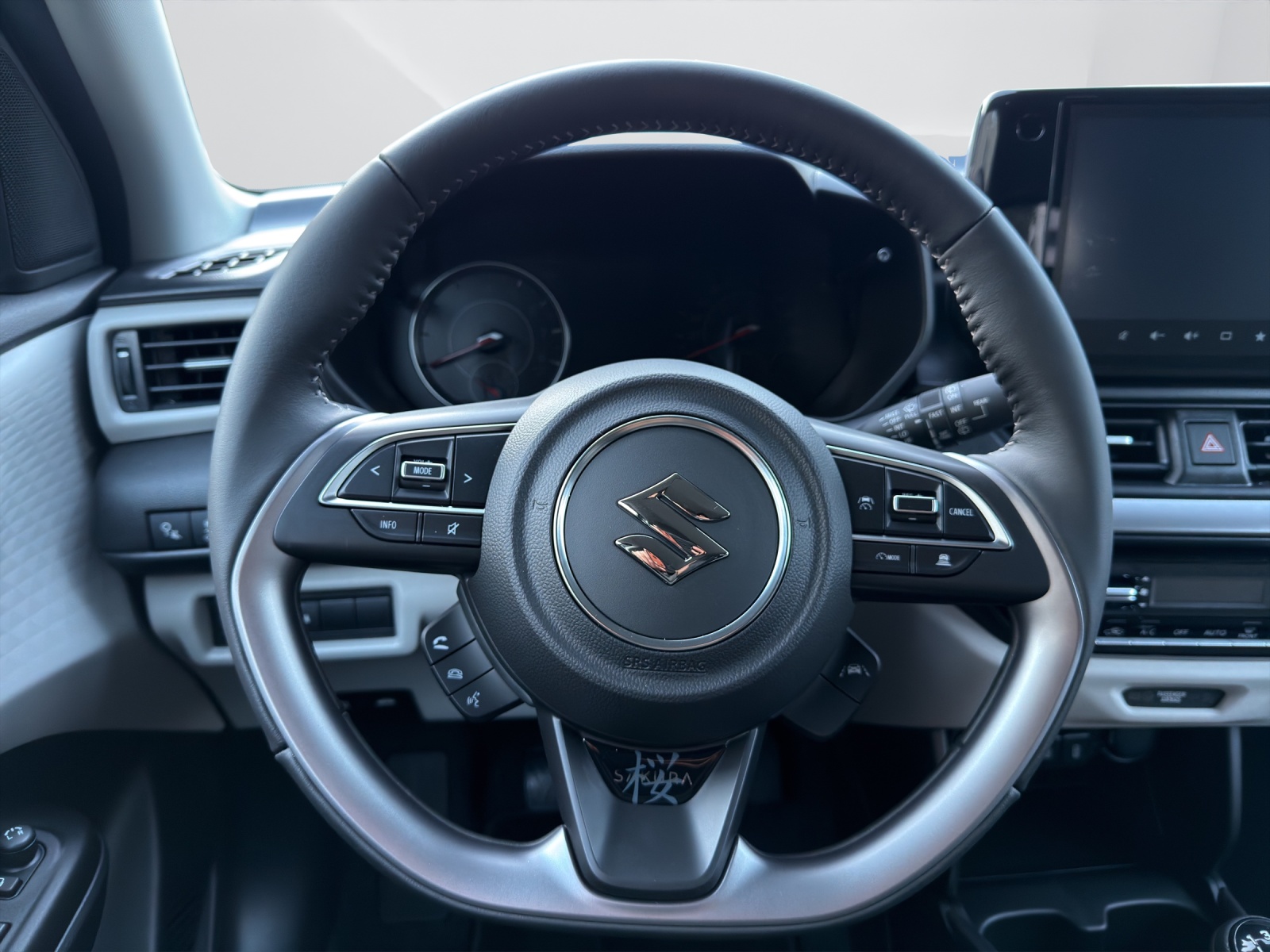 SUZUKI Swift 1.2 Sakura Top Hybrid 4x4-image-16