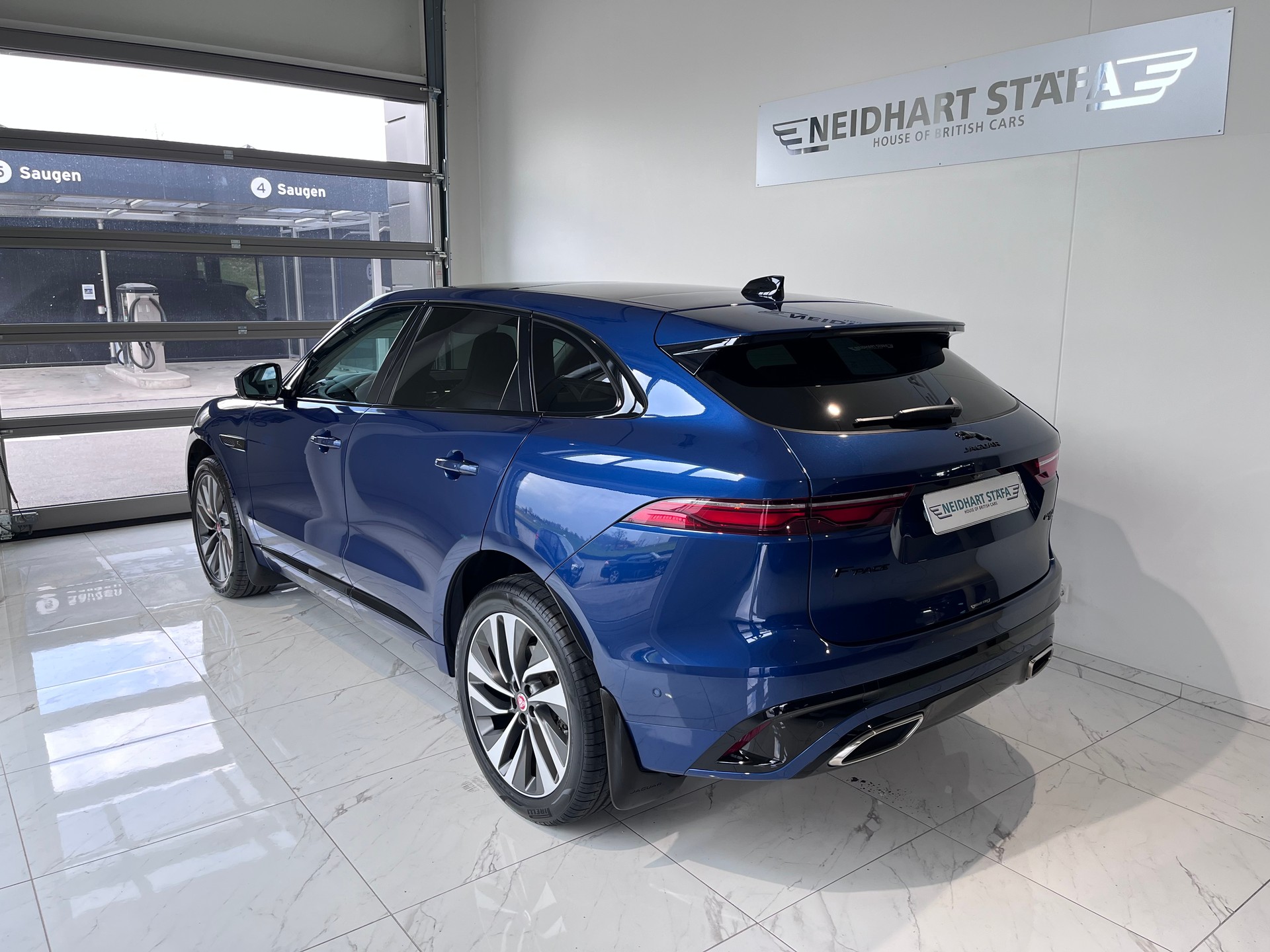 JAGUAR F-Pace 3.0 P400 R-Dynamic MHEV HSE AWD-image-1