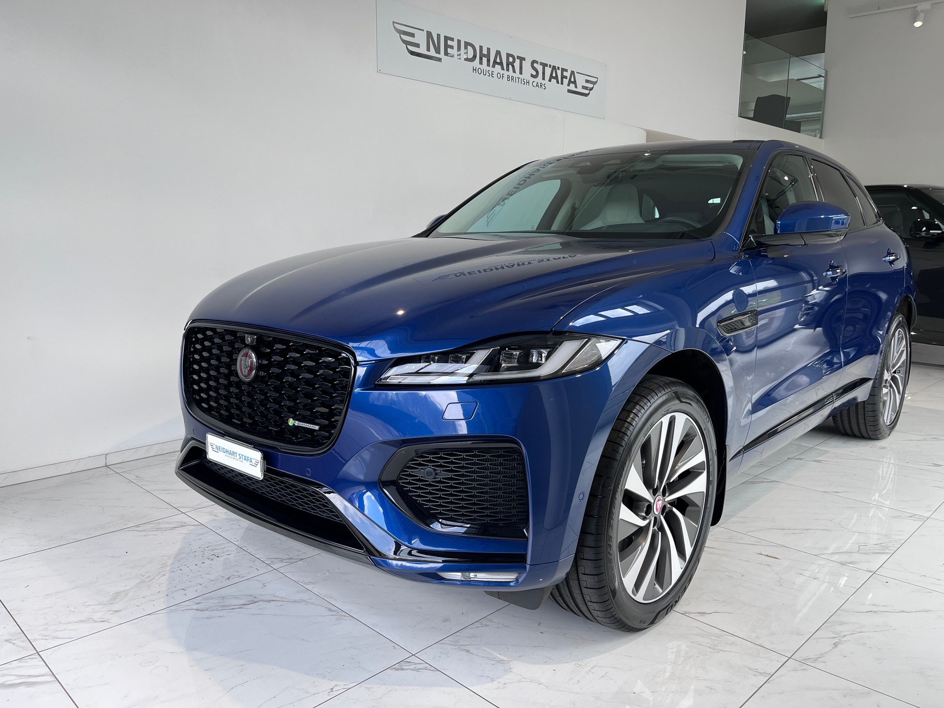 JAGUAR F-Pace 3.0 P400 R-Dynamic MHEV HSE AWD-image-0