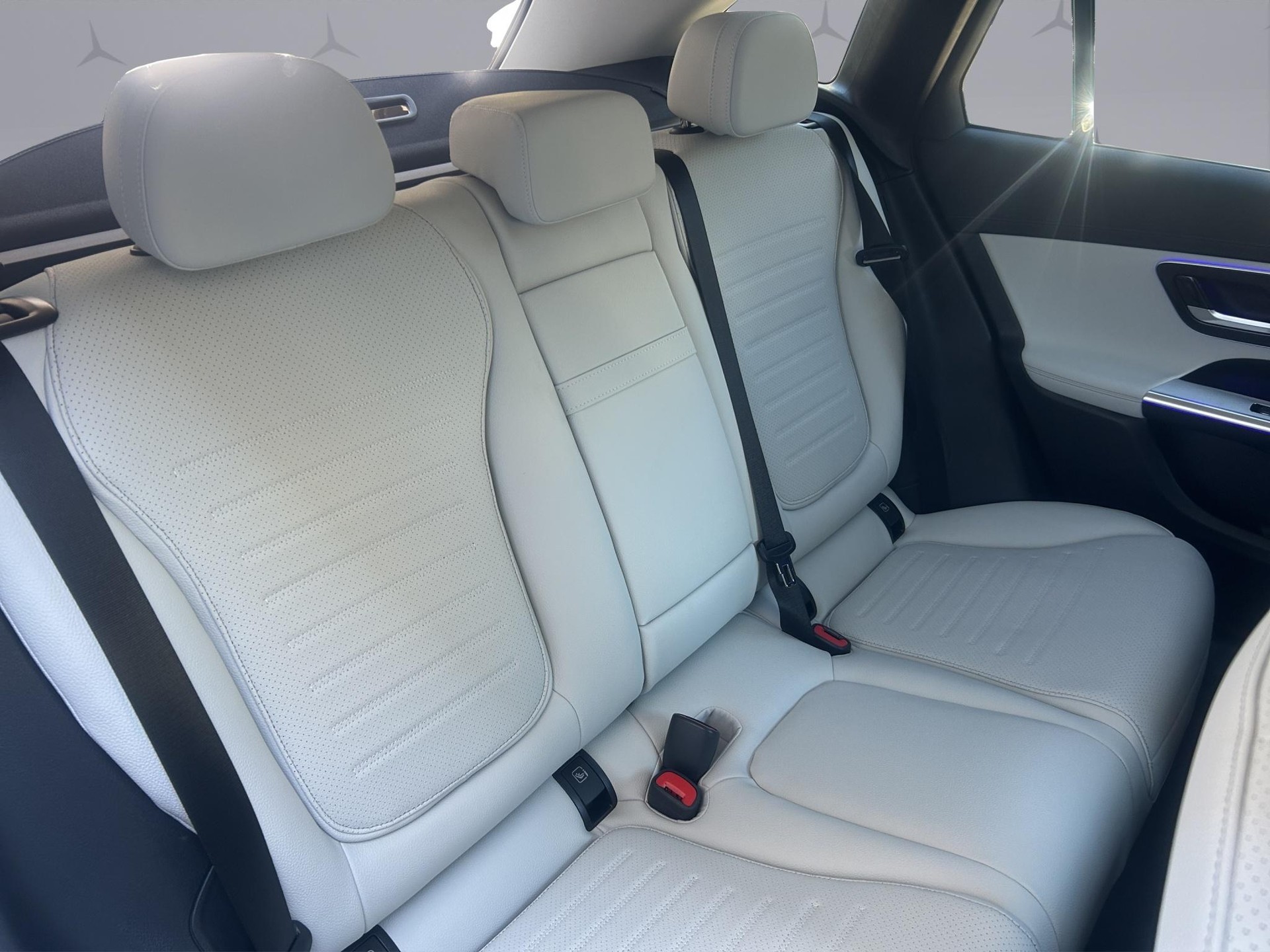 MERCEDES-BENZ GLC 300 e EQ Star AMG Line 4matic-image-15