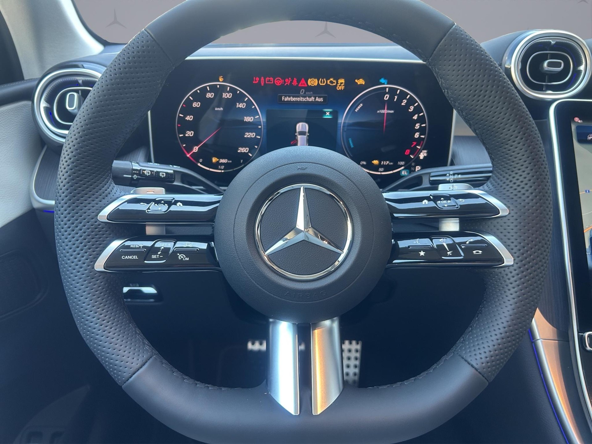 MERCEDES-BENZ GLC 300 e EQ Star AMG Line 4matic-image-10