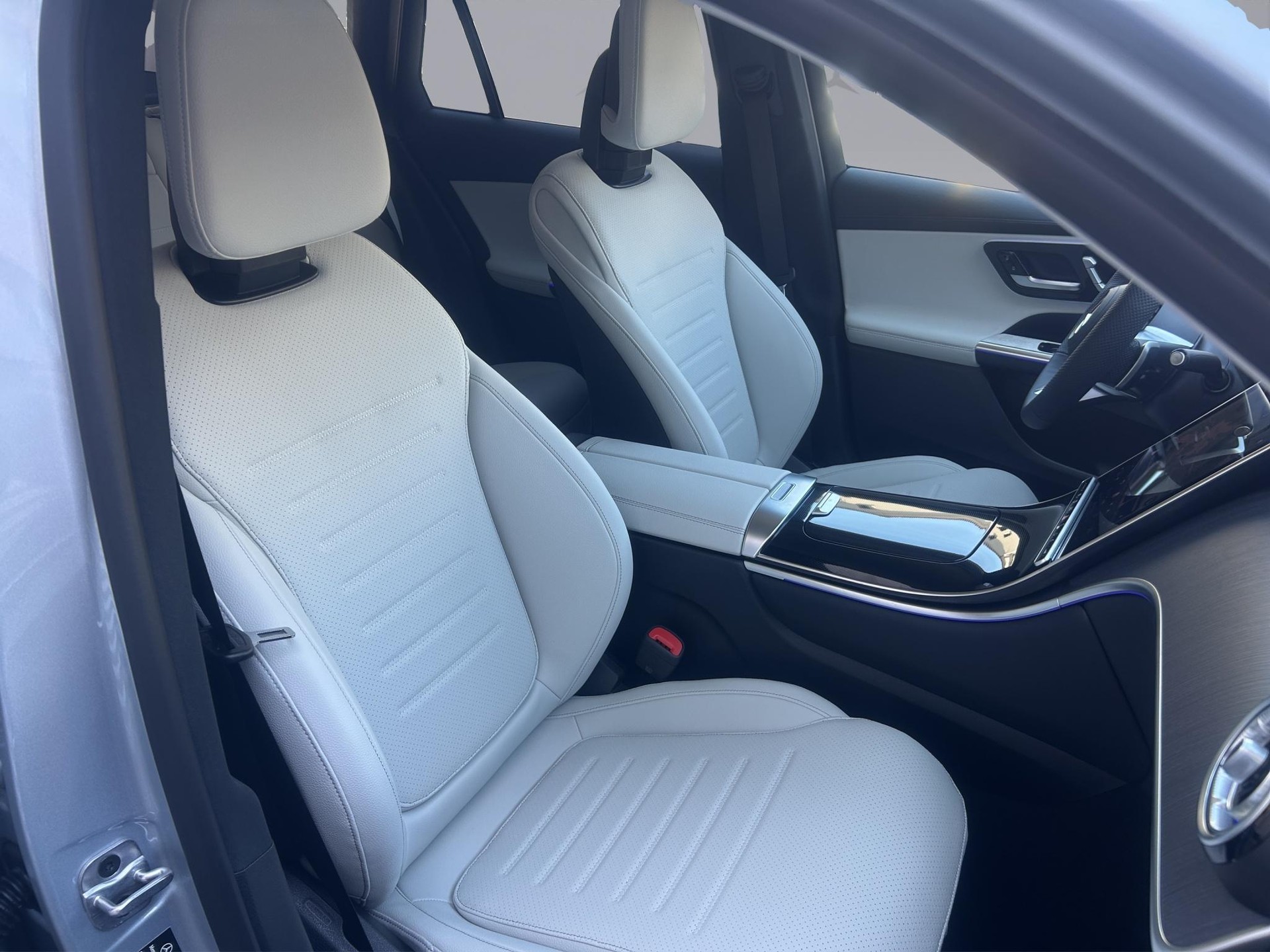 MERCEDES-BENZ GLC 300 e EQ Star AMG Line 4matic-image-14