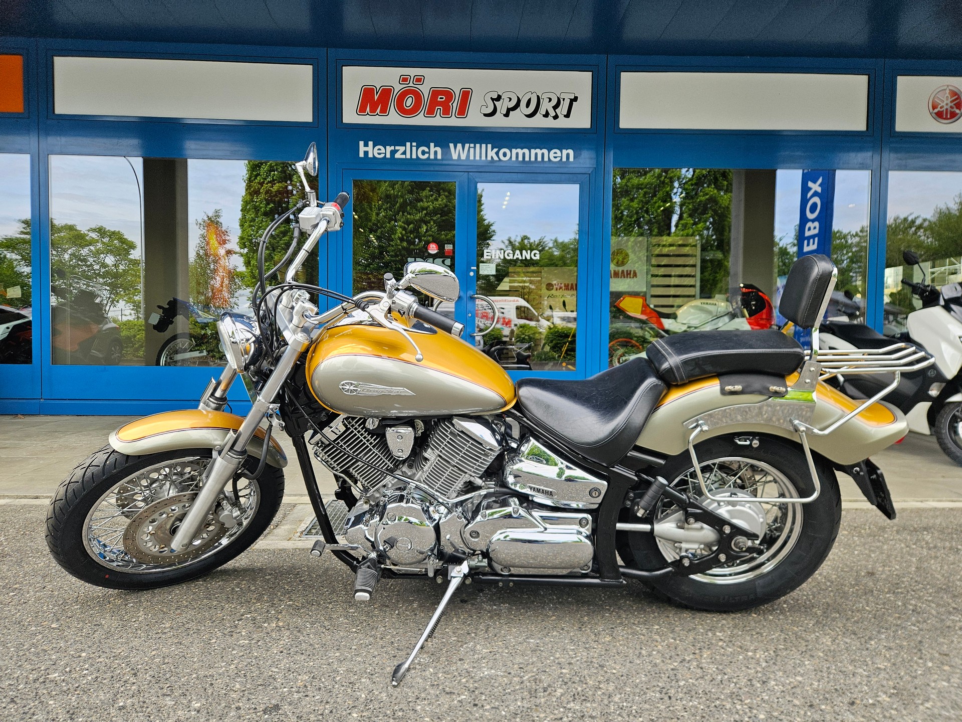 YAMAHA XVS 1100 Drag Star-showroom-element-3