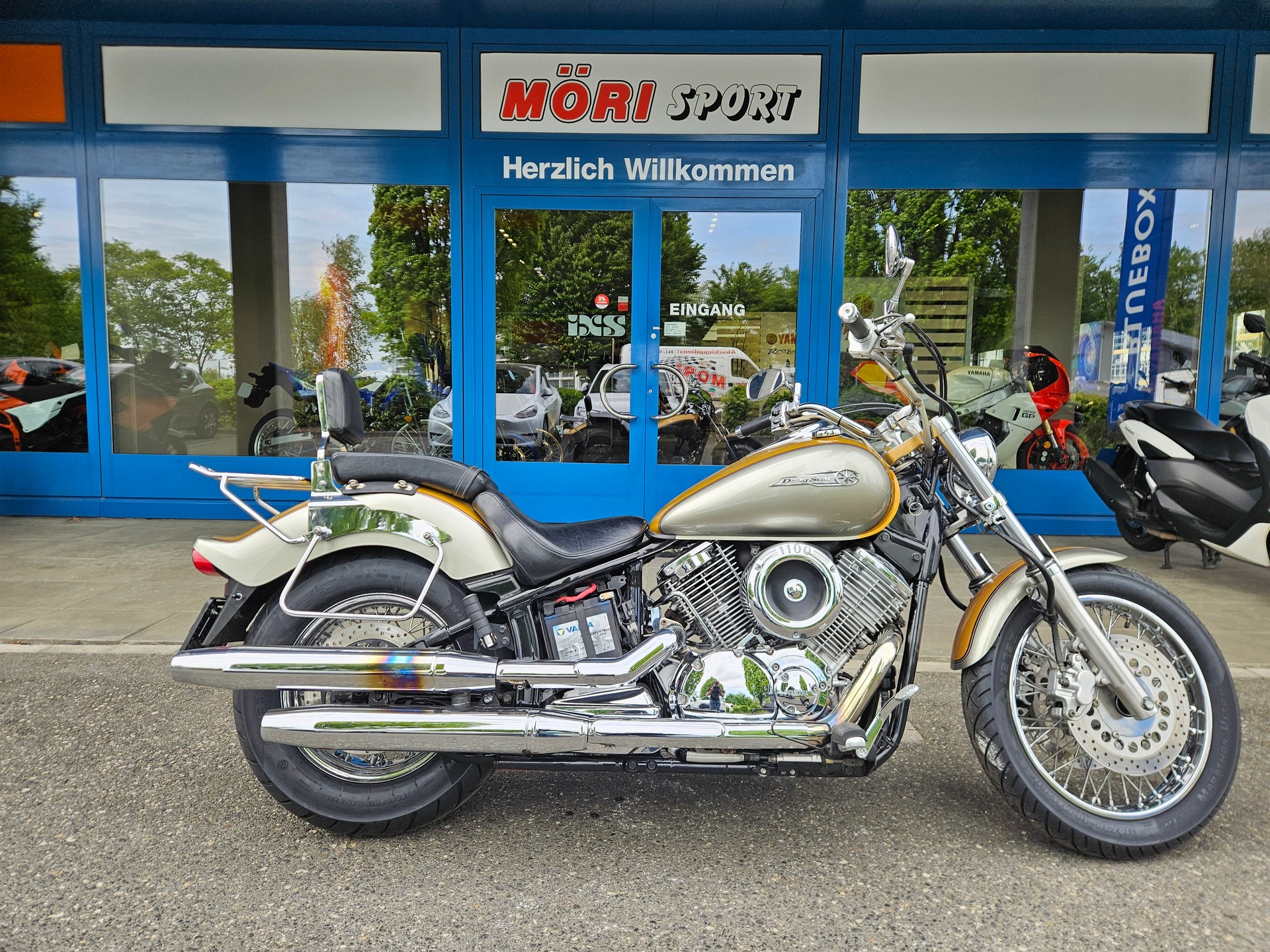 YAMAHA XVS 1100 Drag Star
