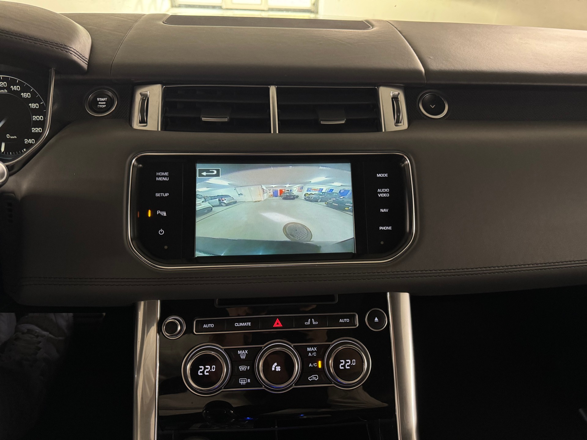LAND ROVER Range Rover Sport 4.4 SDV8 Autobiography Automatic ALL BLACK-image-14