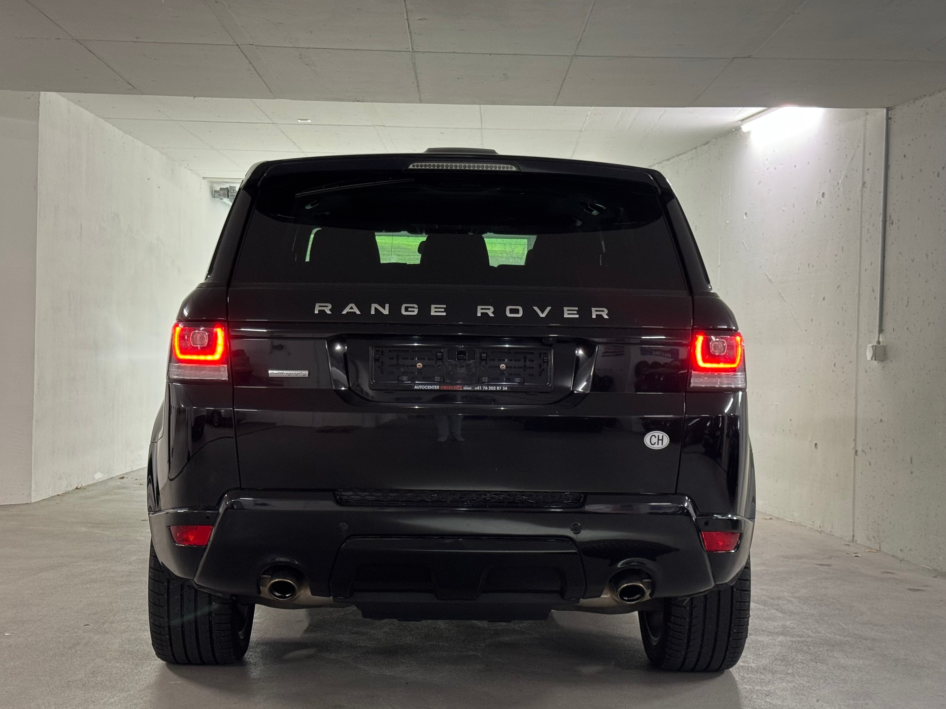 LAND ROVER Range Rover Sport 4.4 SDV8 Autobiography Automatic ALL BLACK-image-4
