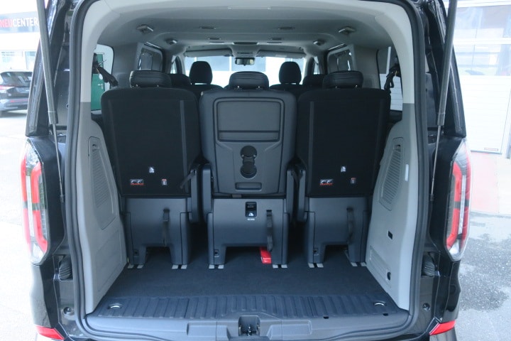 FORD Tourneo Bus 320 L1H1 TitaniumX Automat 4x4-image-5