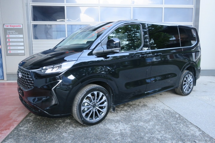 FORD Tourneo Bus 320 L1H1 TitaniumX Automat 4x4-image-0