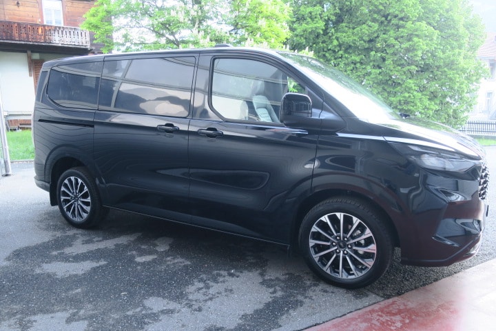 FORD Tourneo Bus 320 L1H1 TitaniumX Automat 4x4-image-2