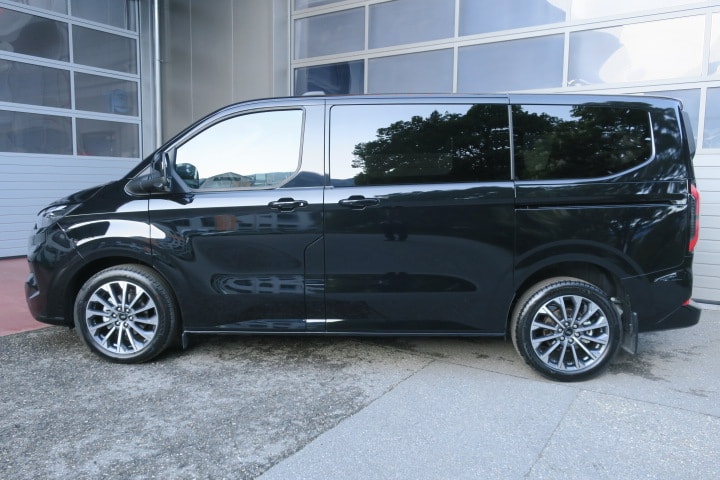 FORD Tourneo Bus 320 L1H1 TitaniumX Automat 4x4-image-3