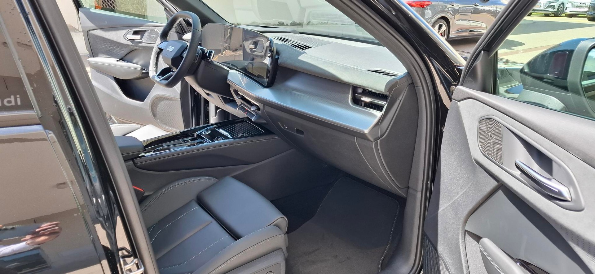AUDI Q3 Sportback TFSI quattro 195 kW S tronic-image-8