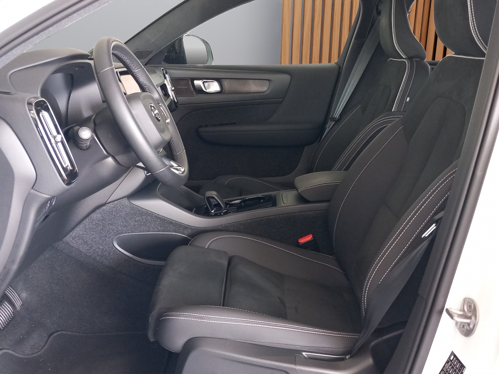VOLVO C40 Recharge Twin-image-12