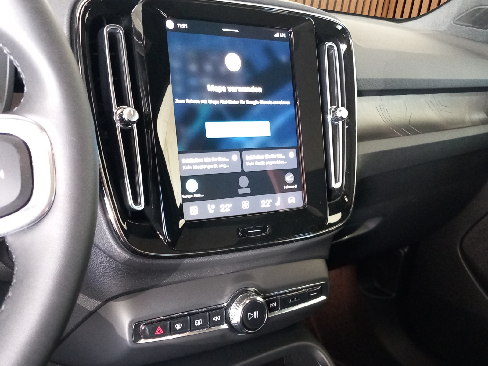 VOLVO C40 Recharge Twin-image-18
