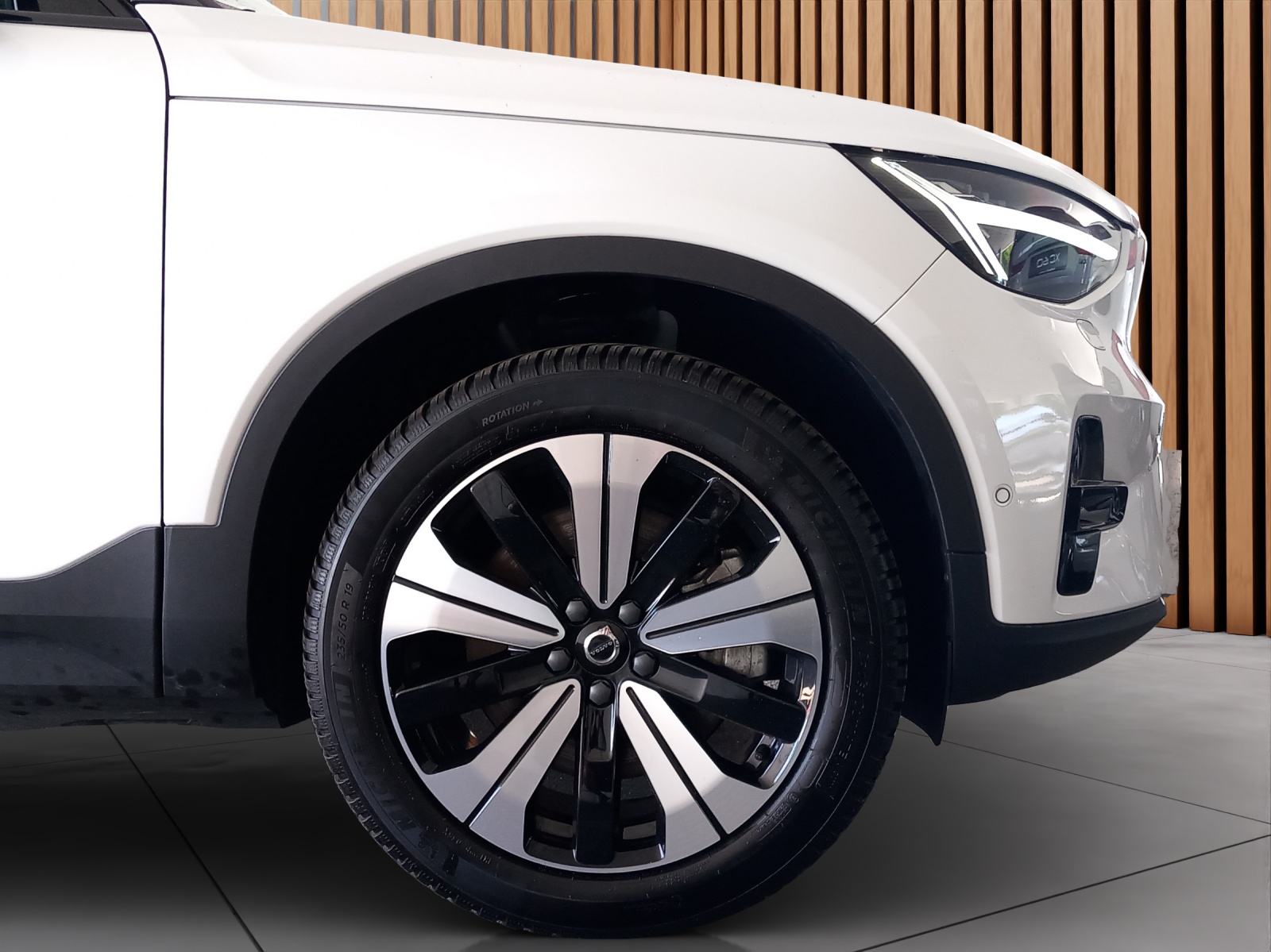 VOLVO C40 Recharge Twin-image-11