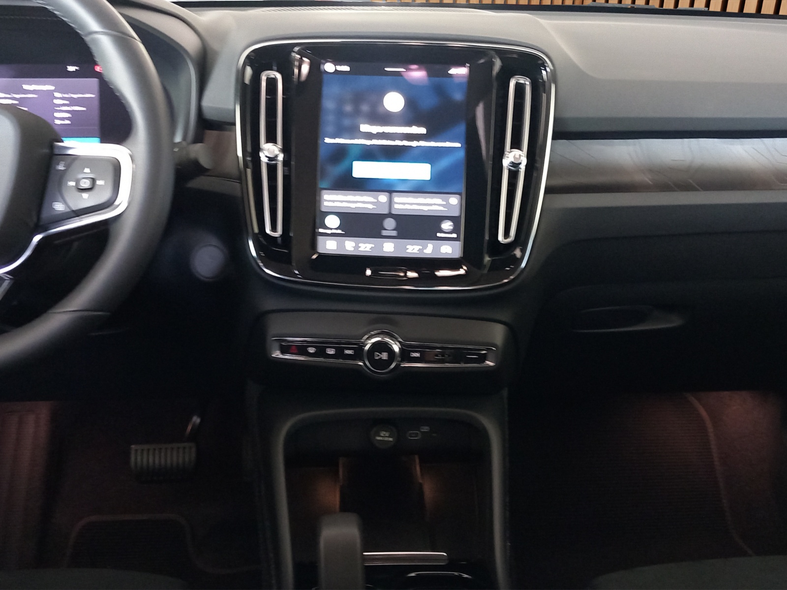VOLVO C40 Recharge Twin-image-17