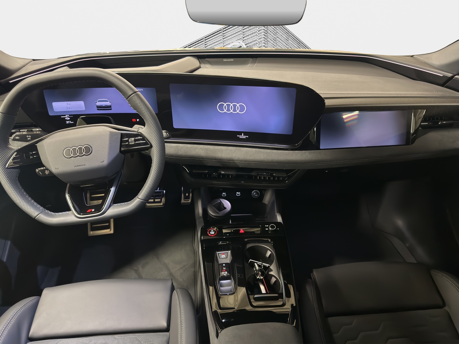 AUDI A6 Avant e-tron quattro-image-10