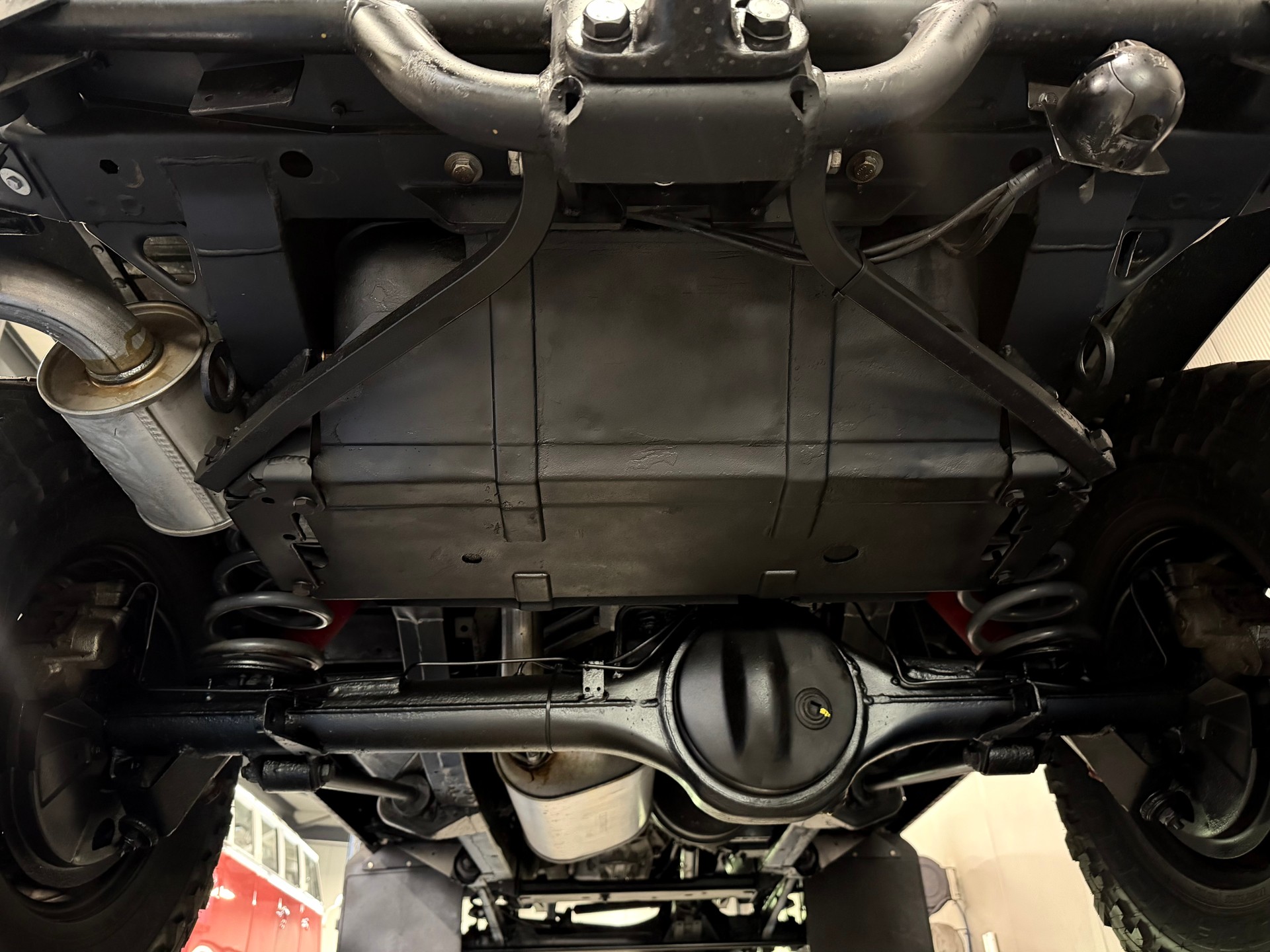 LAND ROVER Defender 90 SW 2.5 Td5-image-14