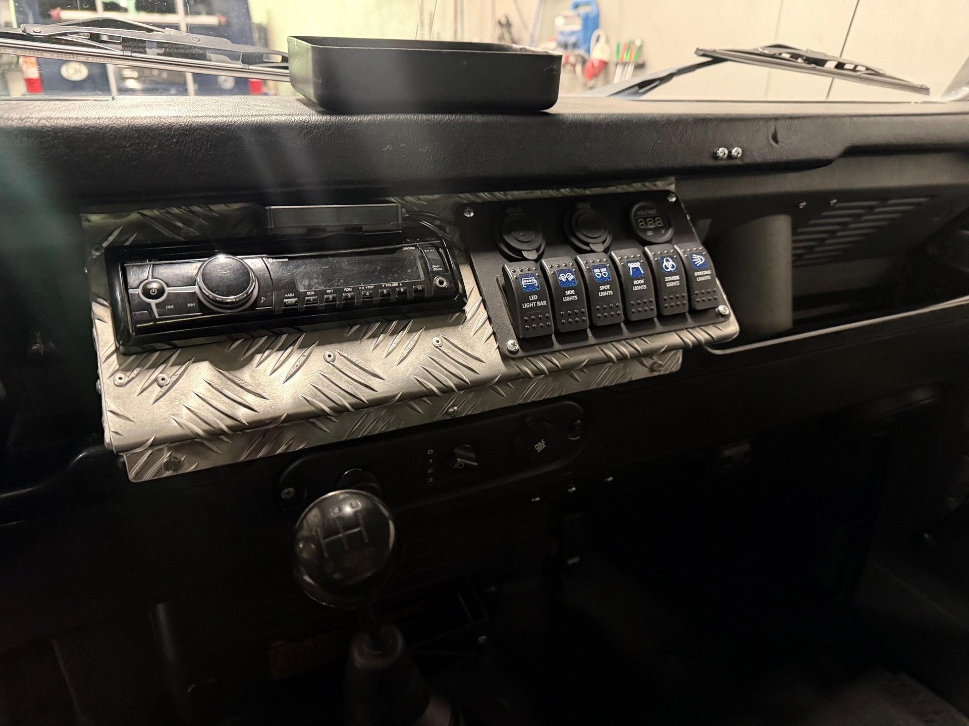 LAND ROVER Defender 90 SW 2.5 Td5-image-11