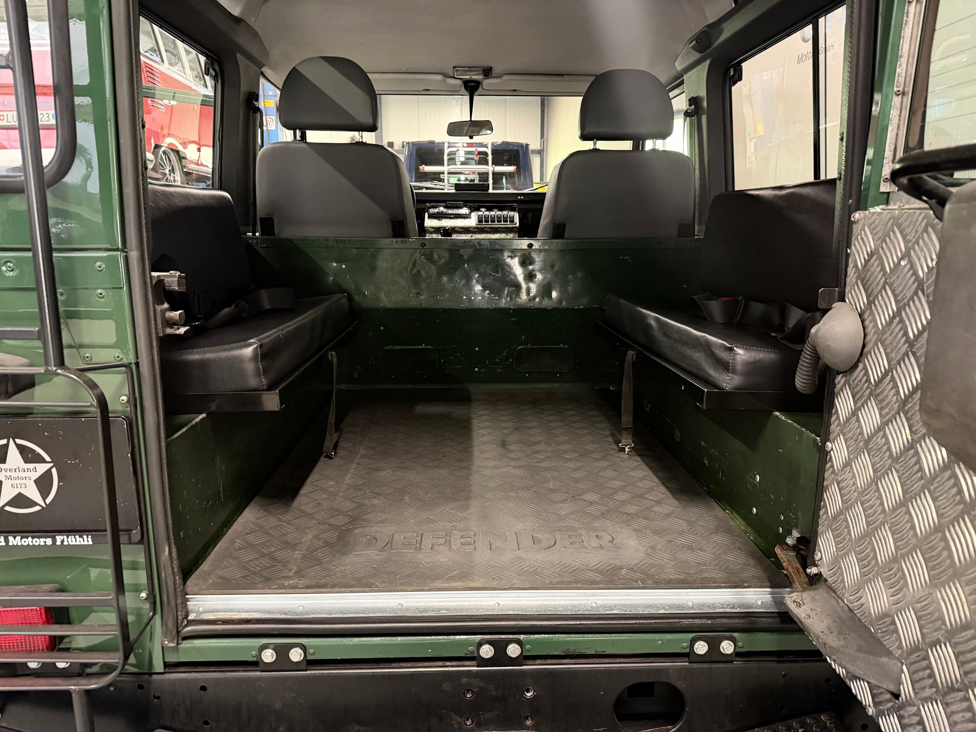 LAND ROVER Defender 90 SW 2.5 Td5-image-12