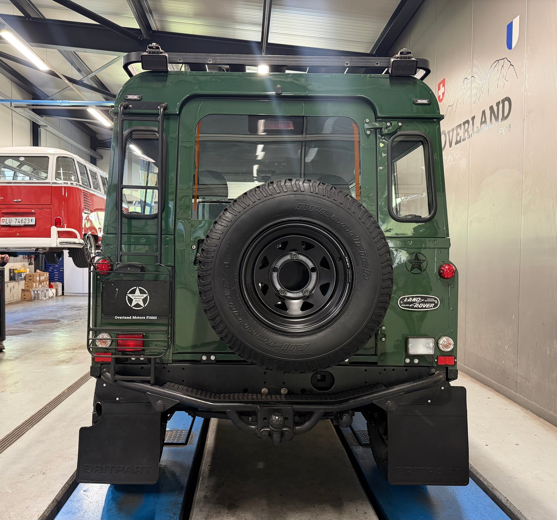 LAND ROVER Defender 90 SW 2.5 Td5-showroom-element-3