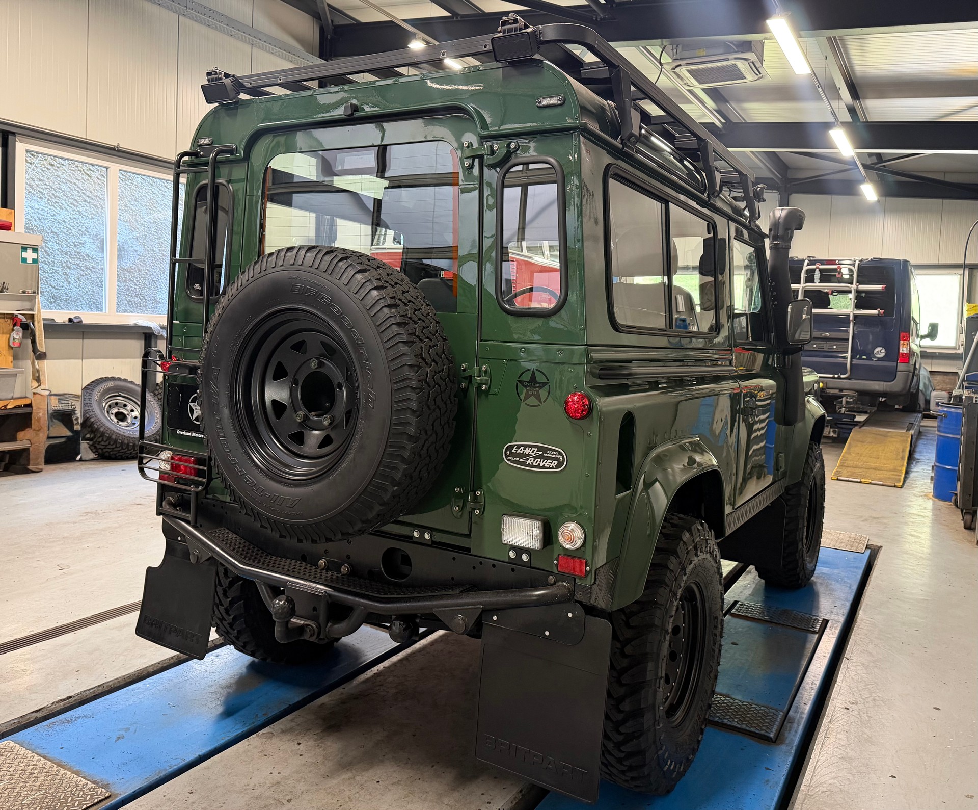LAND ROVER Defender 90 SW 2.5 Td5-image-4