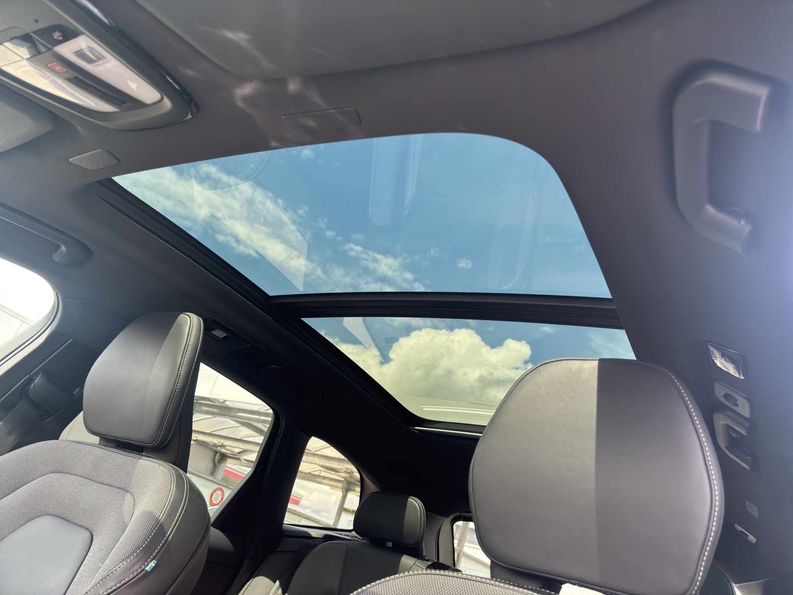 VOLVO XC60 2.0 T8 TE Plus Dark eAWD-image-14