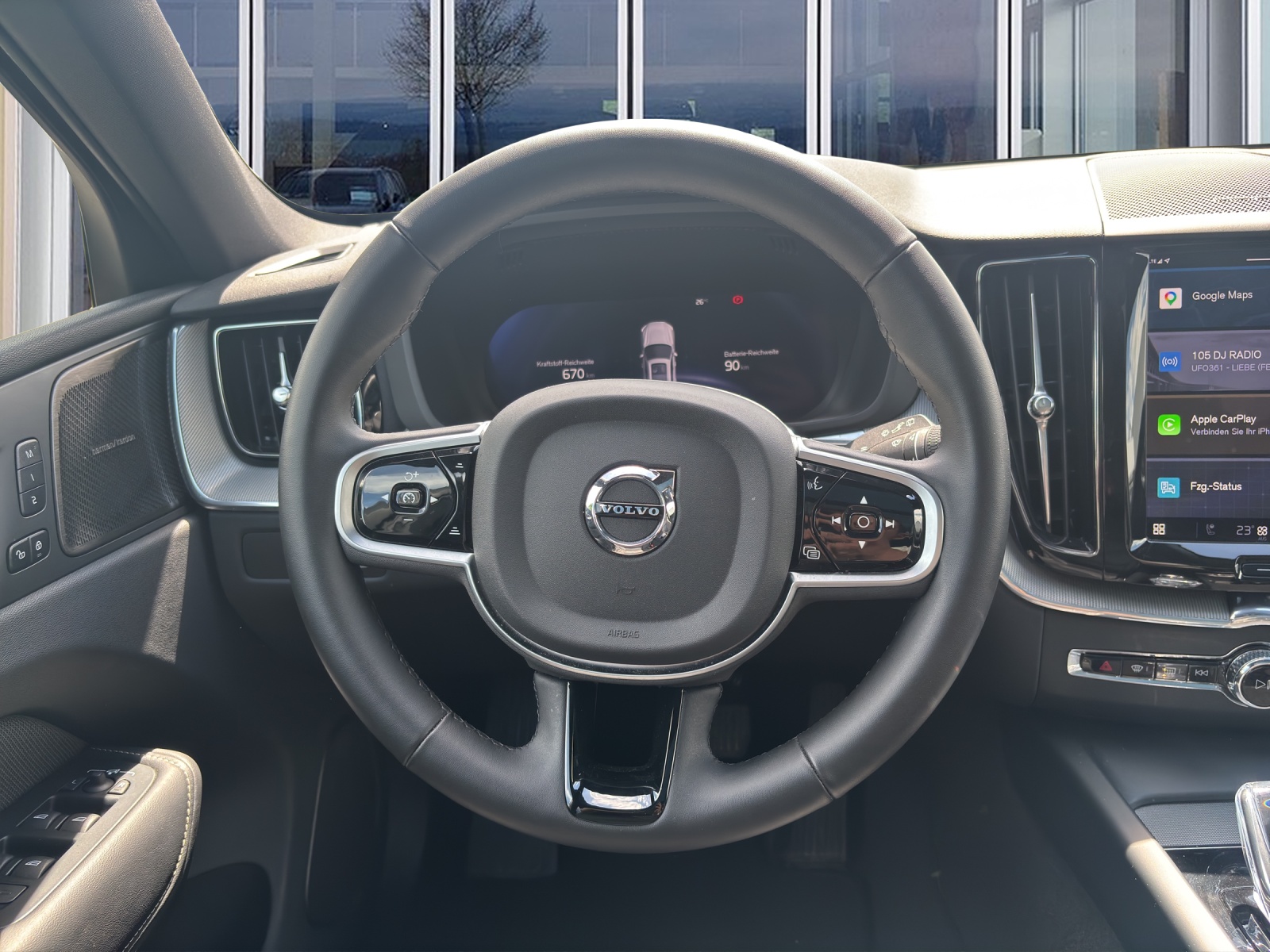 VOLVO XC60 2.0 T8 TE Plus Dark eAWD-image-11