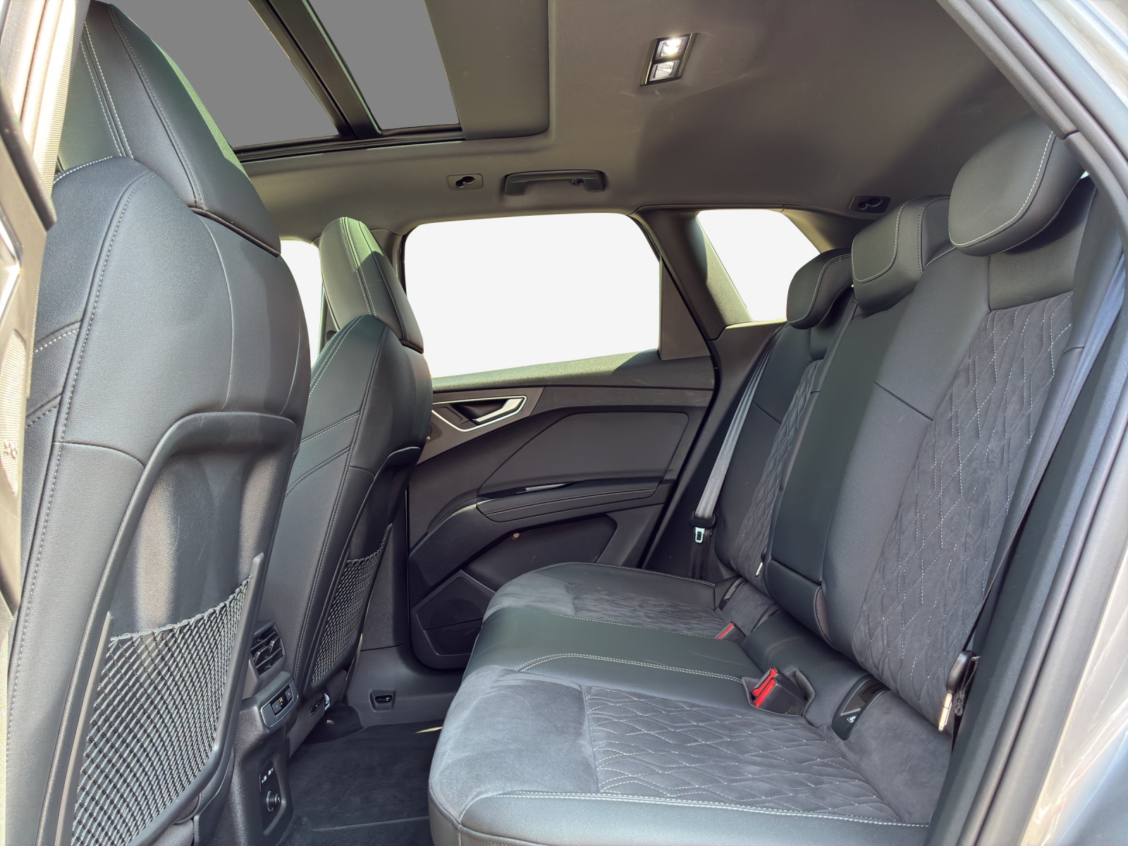 AUDI Q4 e-tron 40-image-12