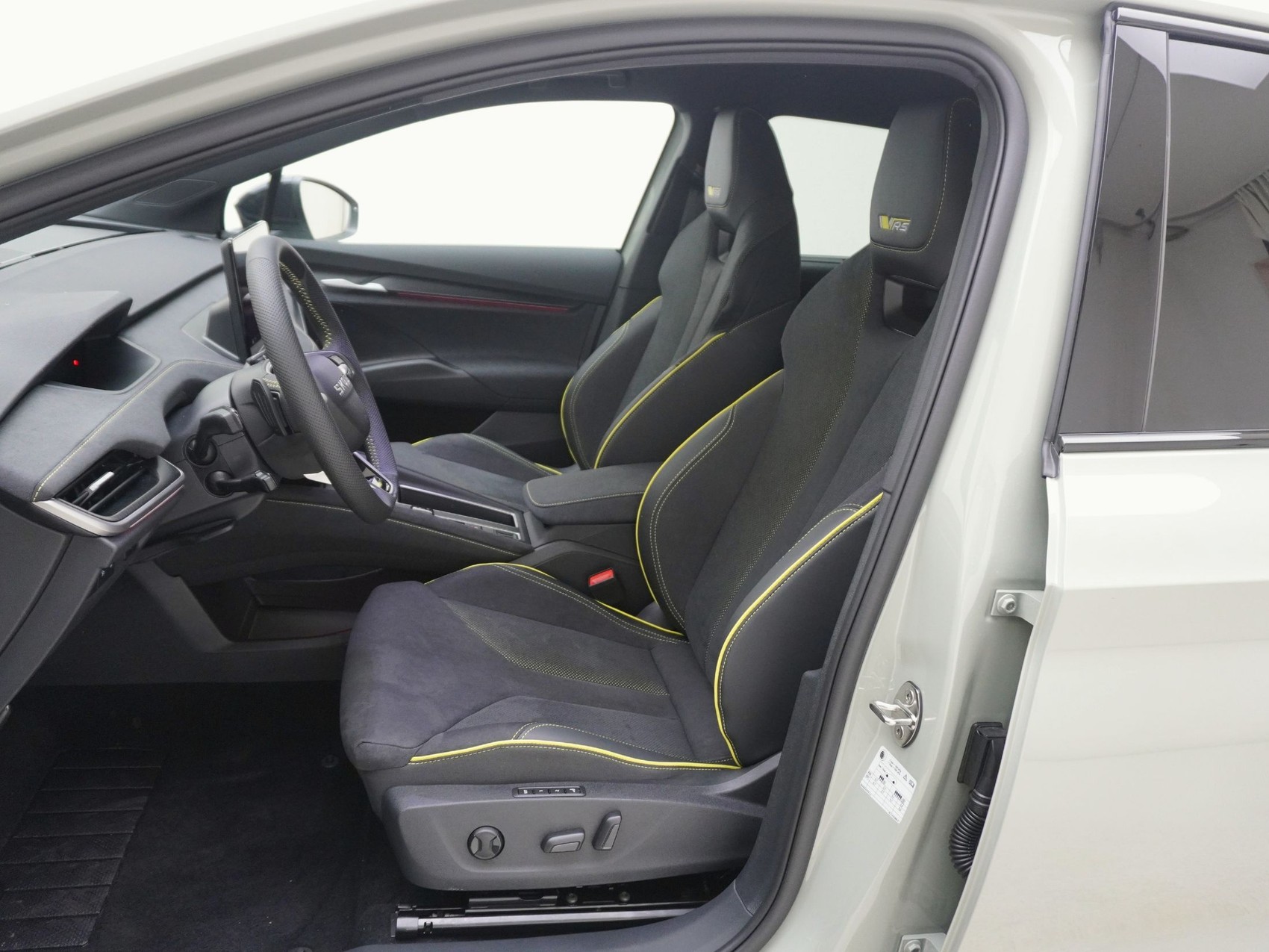 SKODA Elroq RS-MAXX 4x4-image-12