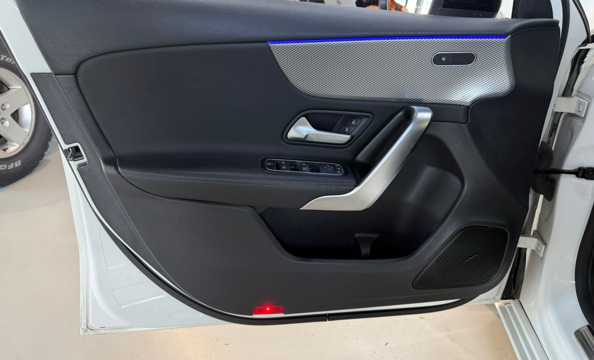 MERCEDES-BENZ A 180 Progressive 7G-DCT-image-11