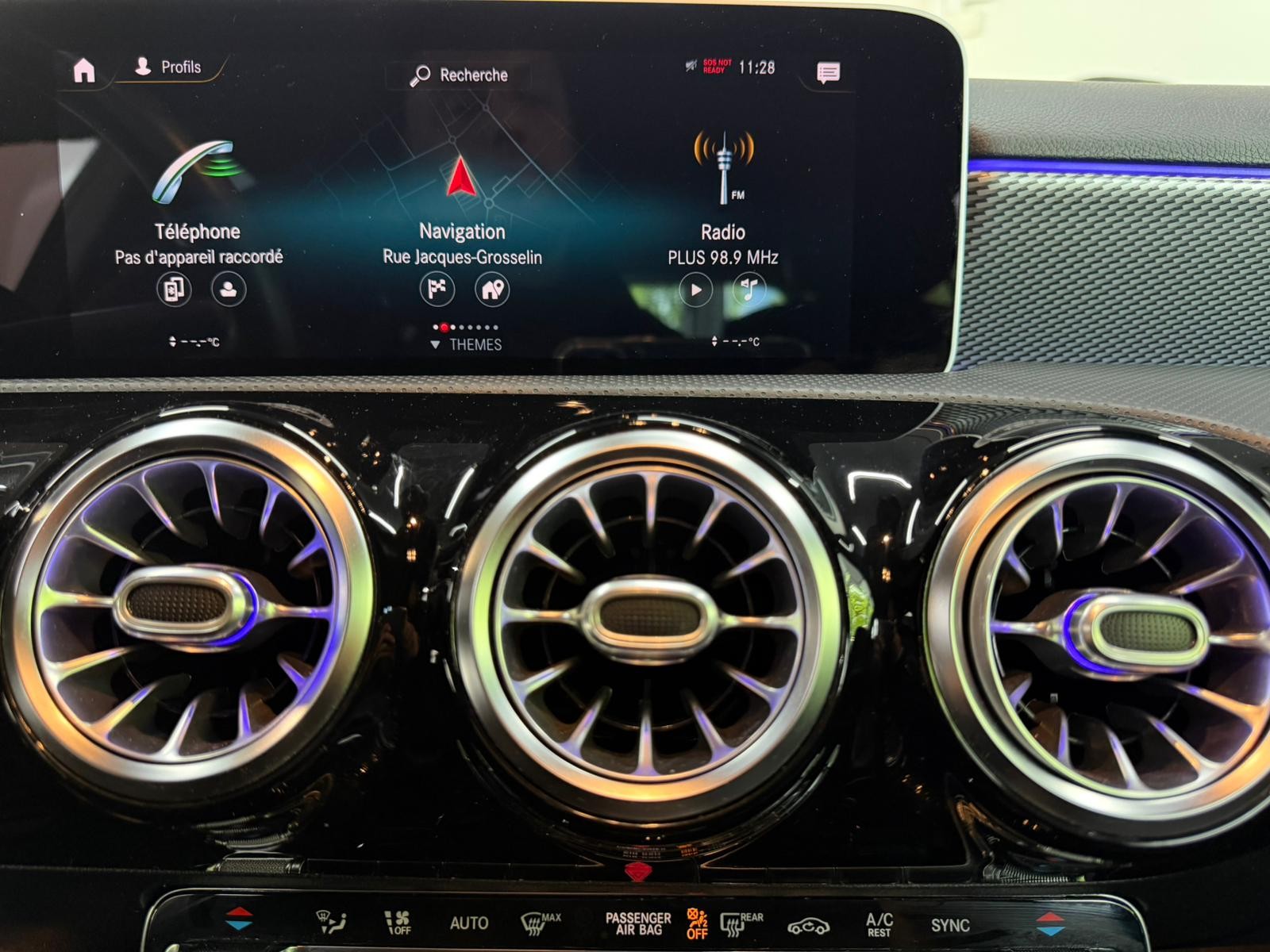 MERCEDES-BENZ A 180 Progressive 7G-DCT-image-19