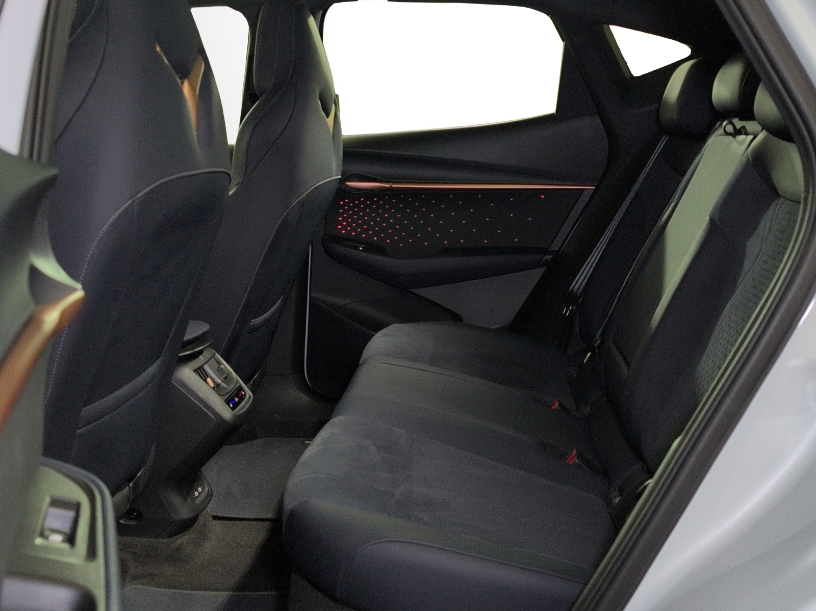 CUPRA Tavascan Type 9 77 kWh VZ Adrenaline-image-7