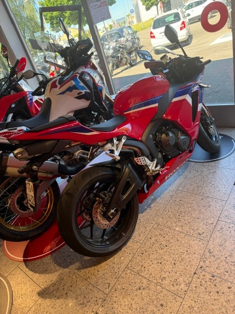 HONDA CBR 600 RR