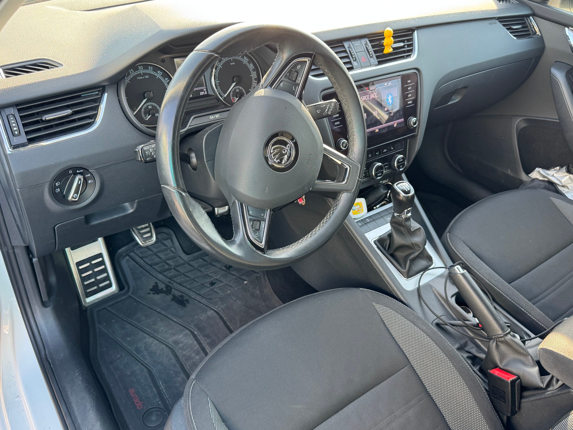 SKODA 1.6 TDI 115 Ambition-image-3