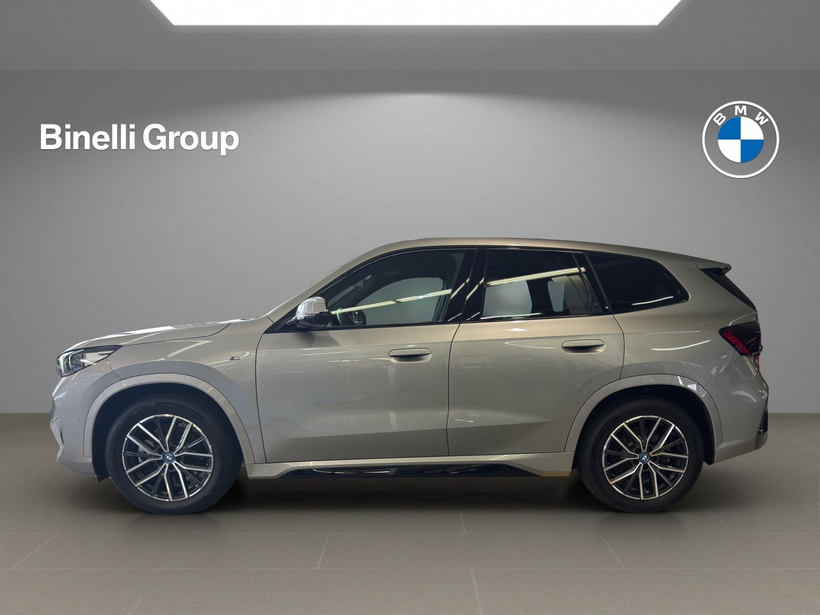 BMW iX1 30 xDrive-image-3