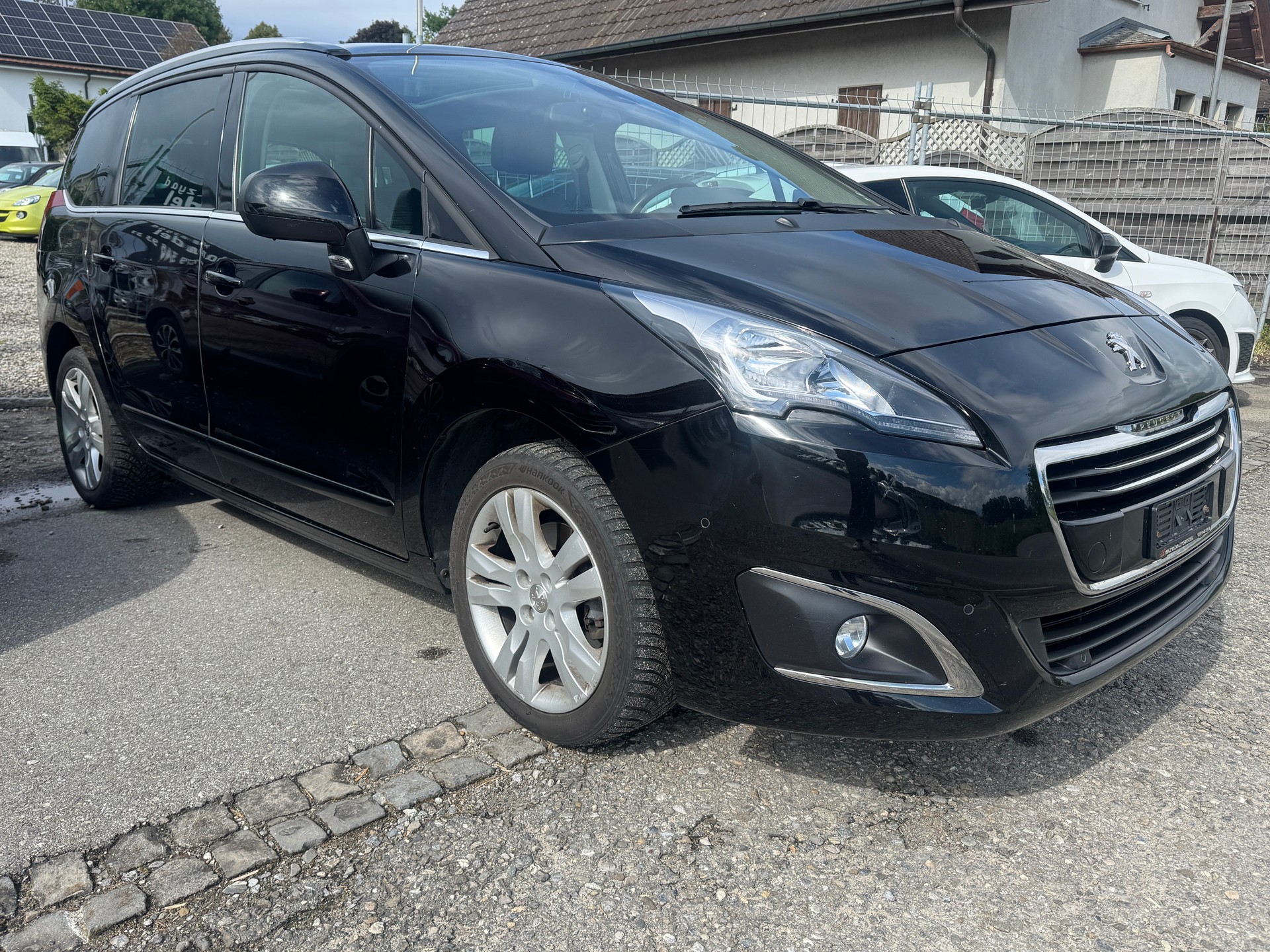 PEUGEOT 5008 1.6 BlueHDi Sensation Tiptronic-image-1